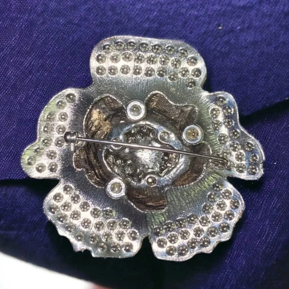 Vintage Rhinestone Camelia Flower Silver Tone Pavè Brooch - Picture 2 of 2